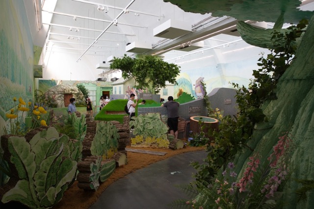 展览中的迷你雕塑 